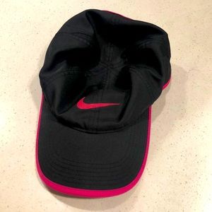 Nike womens running hat